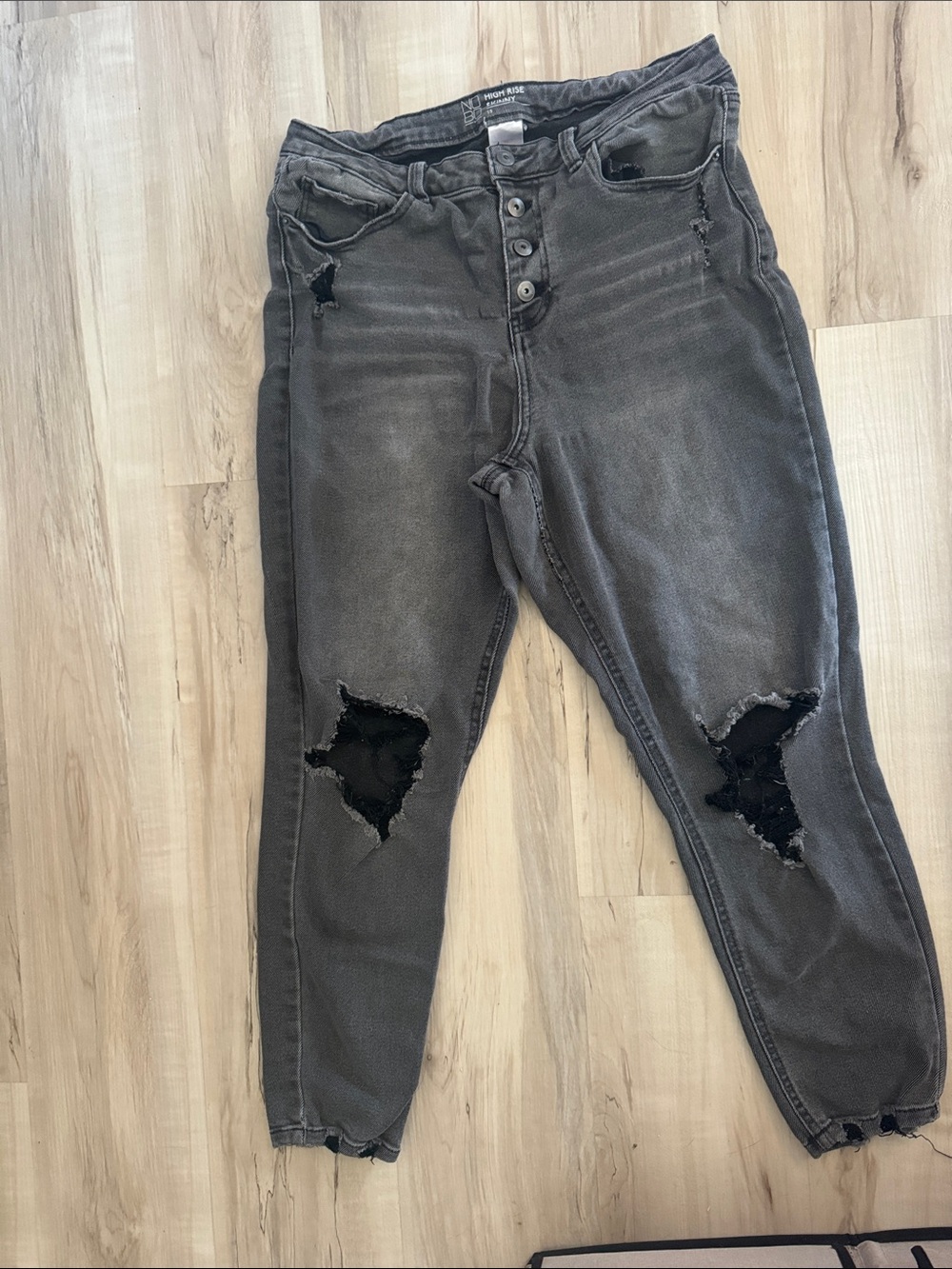 NBD Women's Distressed Boyfriend Jeans - Charcoal